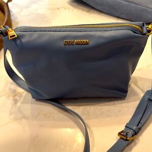 New w/out tags blue gold hardware Steve Madden cross body